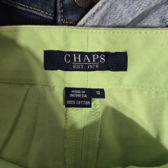 Chaps Malibu Somerset Green Shorts NWT Sz 12 Gold Buckle - Picture 8 of 10
